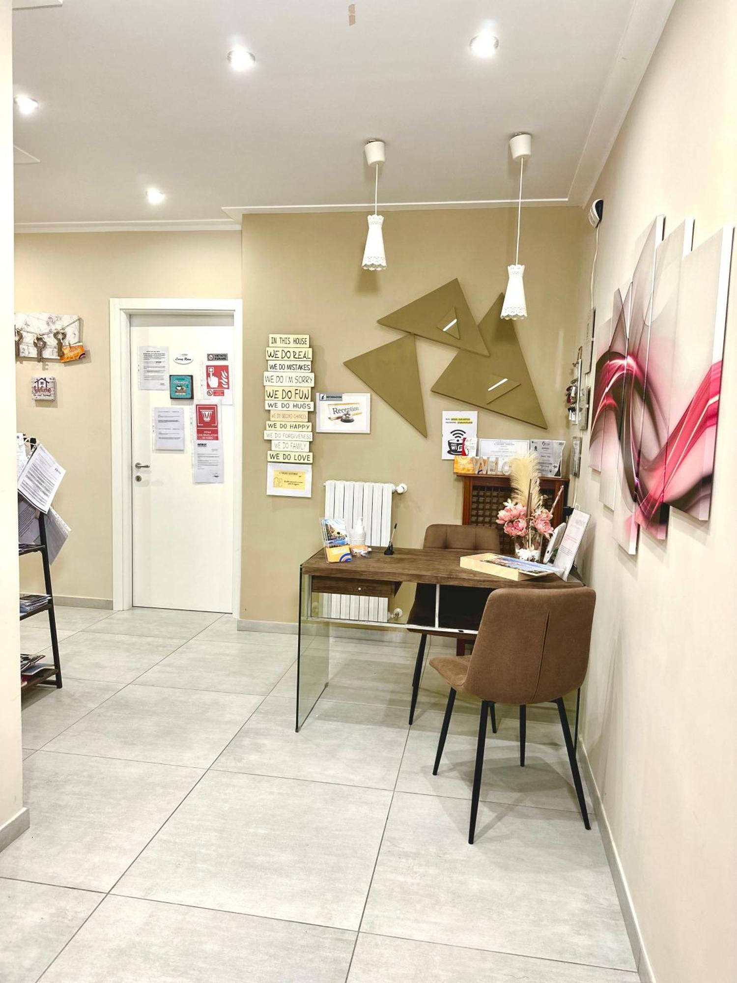 Tuttoincentro Bed & Breakfast Salerno Exterior photo